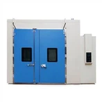 Intrare în camera de testare climatică